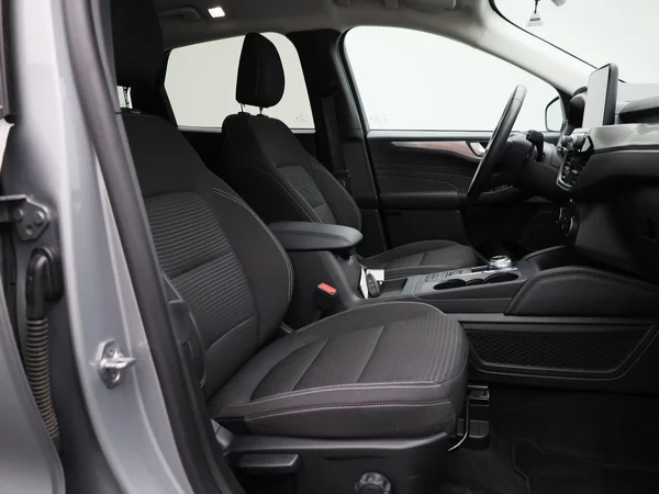 Ford Kuga (2023) — foto 27 van 42