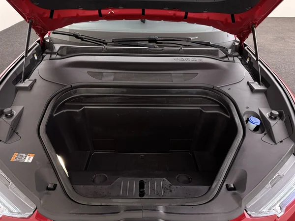 FORD Mustang Mach-E (2022) — foto 6 van 33