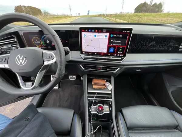 VOLKSWAGEN Tiguan eHybrid (PHEV) (2025) — foto 7 van 24