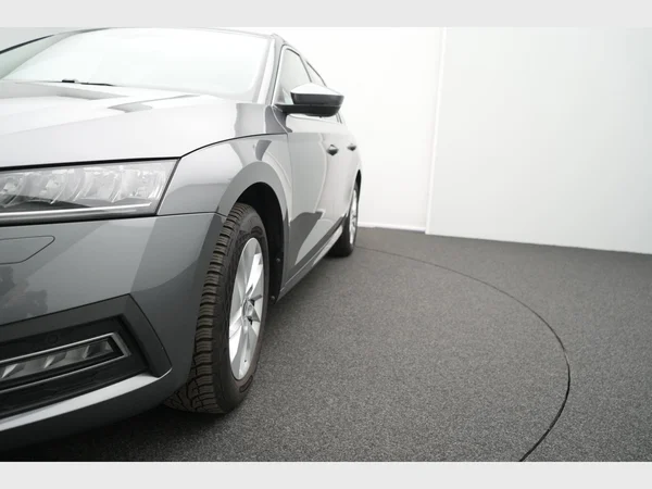 SKODA Octavia Combi (2023) — foto 3 van 30