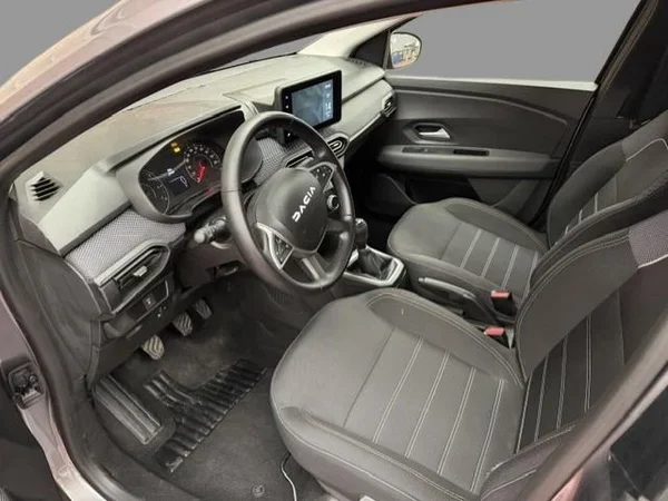 Dacia Sandero Stepway (2025) — foto 16 van 17