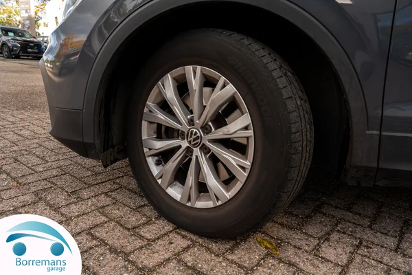 Volkswagen Tiguan (2023) — foto 45 van 48