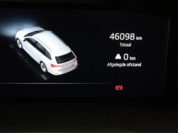 SKODA Octavia SW (2024) — foto 6 van 20