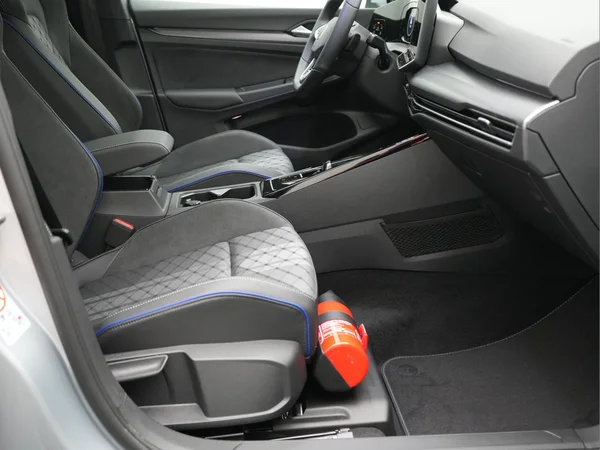 VOLKSWAGEN Golf VIII (2026) — foto 2 van 10