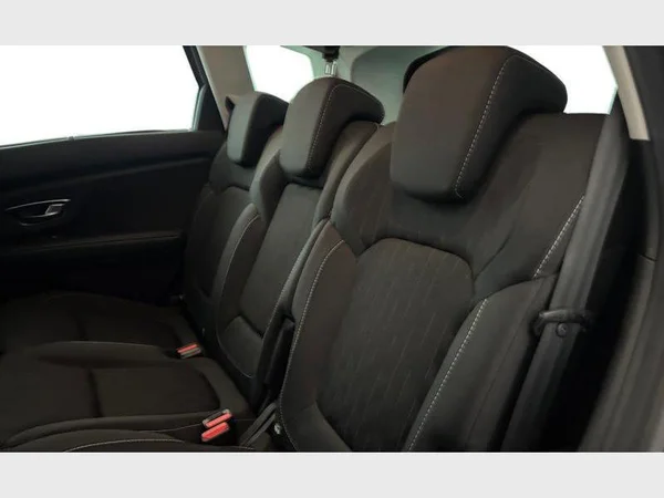 Renault Scénic (2019) — foto 15 van 23