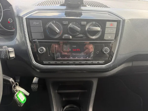 VOLKSWAGEN Up! (2021) — foto 17 van 17