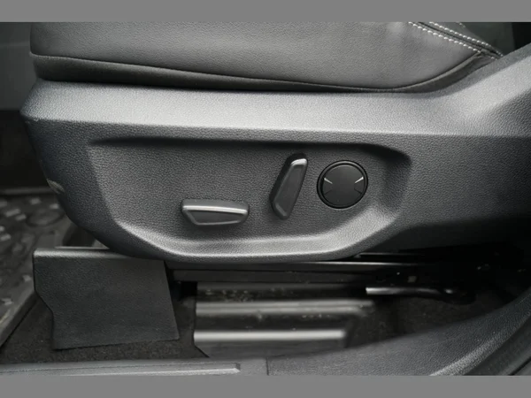 VOLKSWAGEN Amarok Double Cab Dsl (2025) — foto 2 van 21