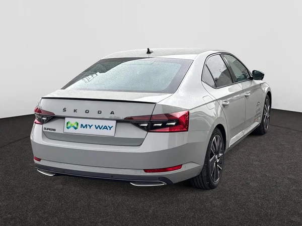 SKODA Superb (2024) — foto 3 van 21