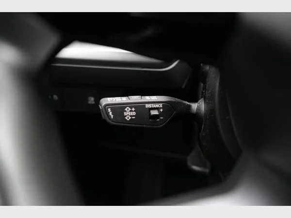 AUDI Q4 e-tron (2023) — foto 3 van 31
