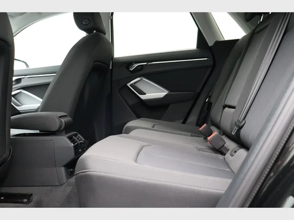 AUDI Q3 (2022) — foto 14 van 27