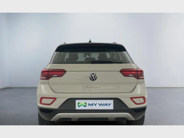 Volkswagen T-Roc (2023) — foto 21 van 24