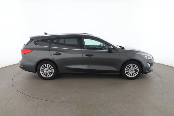 Ford Focus (2019) — foto 13 van 16