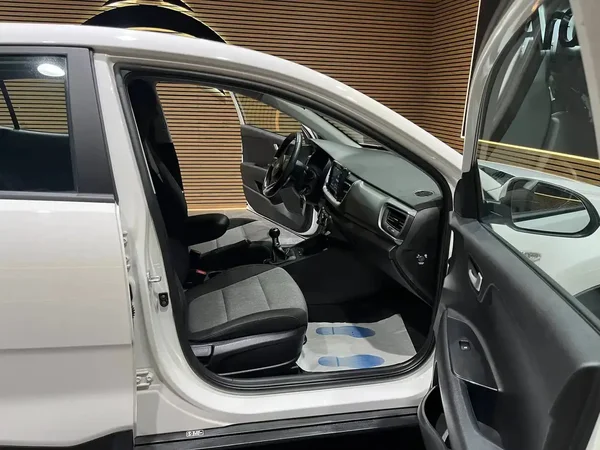 Kia Stonic (2020) — foto 5 van 19
