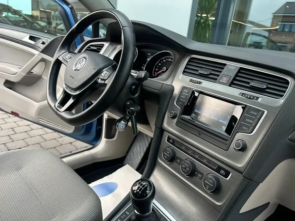 Volkswagen Golf (2013) — foto 3 van 19