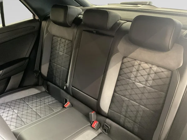 VOLKSWAGEN T-Roc (2024) — foto 10 van 22