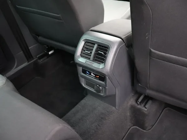 Volkswagen Tiguan (2022) — foto 4 van 27