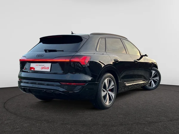 AUDI Q8 e-tron (2023) — foto 25 van 35