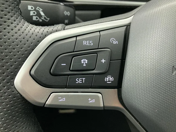 VOLKSWAGEN T-Roc (2025) — foto 15 van 36