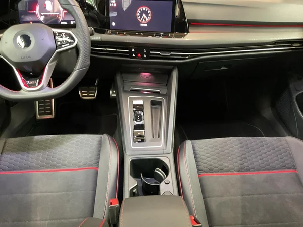 VOLKSWAGEN Golf VIII GTI (2021) — foto 3 van 23