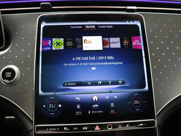 Mercedes-Benz EQE (2025) — foto 13 van 34