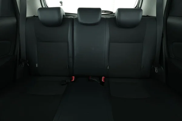 Toyota Yaris (2015) — foto 6 van 16