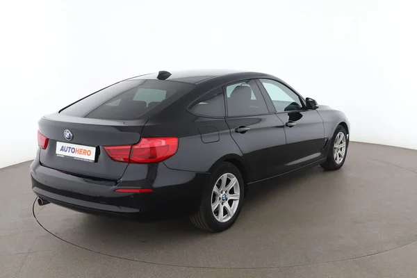 BMW 3-serie (2016) — foto 12 van 16