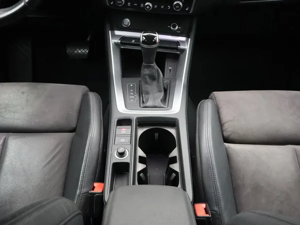 Audi Q3 (2019) — foto 17 van 27