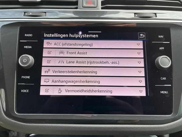 VOLKSWAGEN Tiguan (2021) — foto 8 van 22
