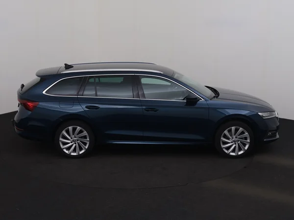 SKODA Octavia (2021) — foto 28 van 32