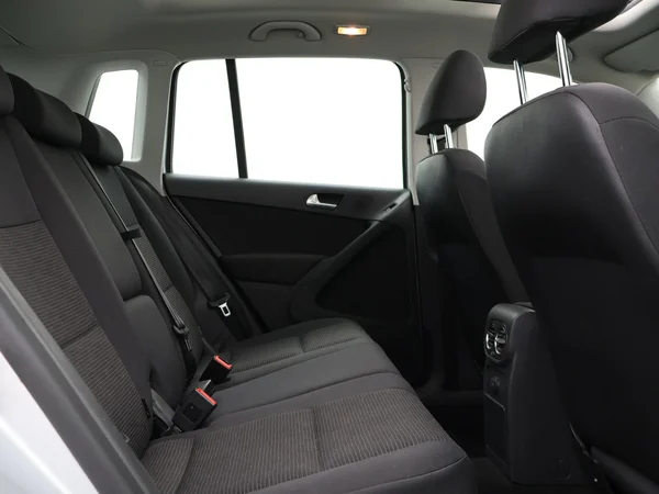 VOLKSWAGEN Tiguan (2016) — foto 2 van 25