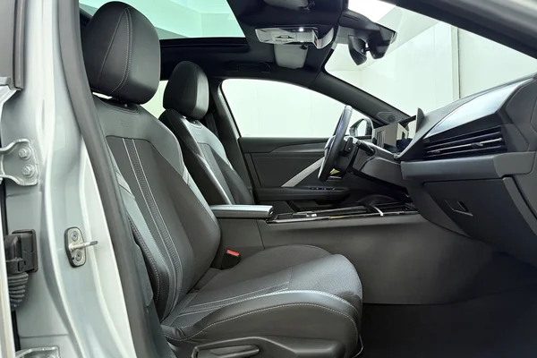 Opel Astra Sports Tourer (2025) — foto 18 van 20