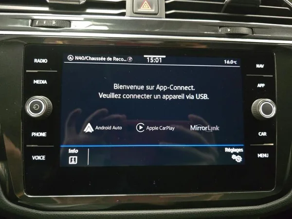 VOLKSWAGEN Tiguan Dsl (2021) — foto 13 van 32
