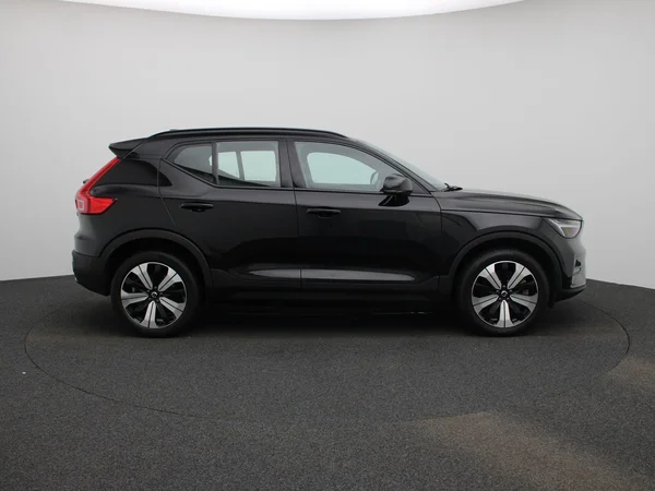 Volvo XC40 (2023) — foto 36 van 39