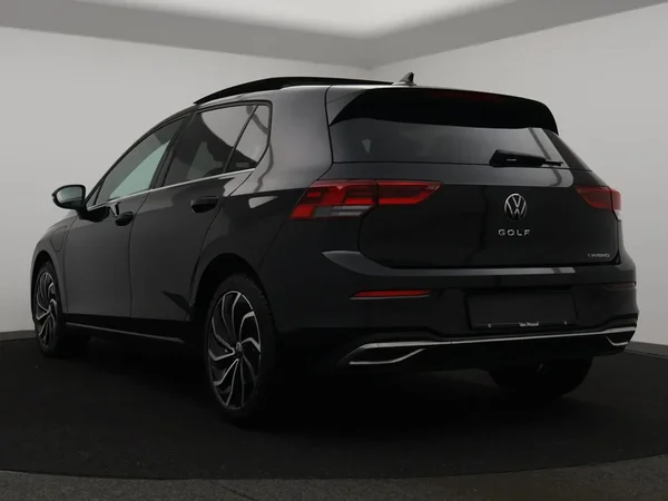 Volkswagen Golf (2024) — foto 12 van 27