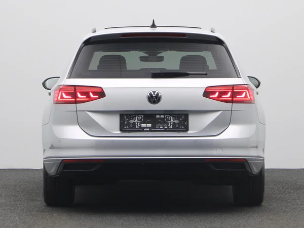 VOLKSWAGEN Passat Variant Dsl (2020) — foto 20 van 23