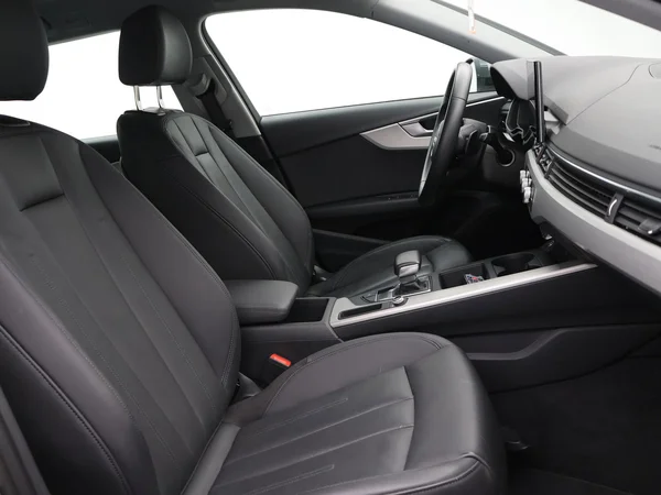 AUDI A4 Avant (2022) — foto 3 van 23