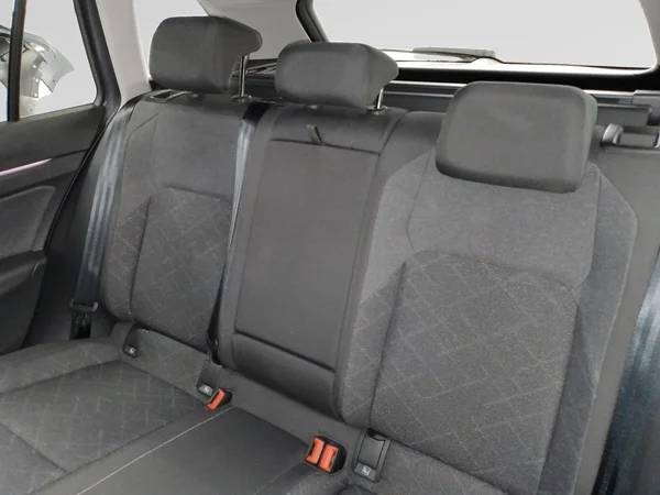 VOLKSWAGEN Golf VIII SW (2024) — foto 3 van 15