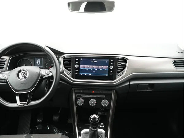 VOLKSWAGEN T-Roc (2019) — foto 4 van 25