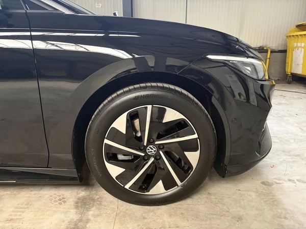 VOLKSWAGEN ID.7 Tourer (2026) — foto 8 van 23