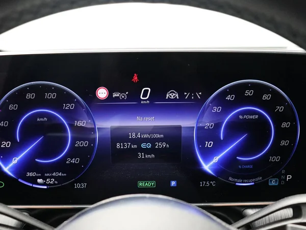 Mercedes-Benz EQE (2023) — foto 4 van 27