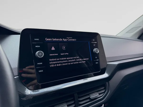VOLKSWAGEN T-Cross (2024) — foto 4 van 16
