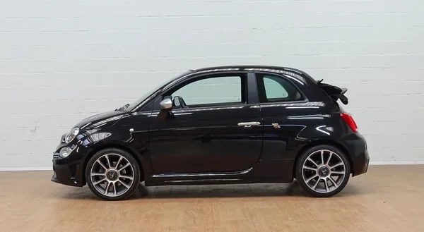 Fiat 500C (2024) — foto 21 van 24