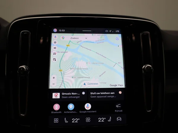 Volvo XC40 (2023) — foto 9 van 41