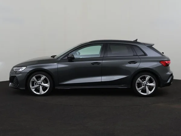 AUDI A3 Sportback (2025) — foto 11 van 18