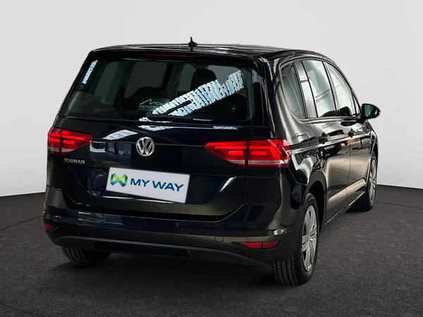 VOLKSWAGEN Touran (2019) — foto 12 van 20