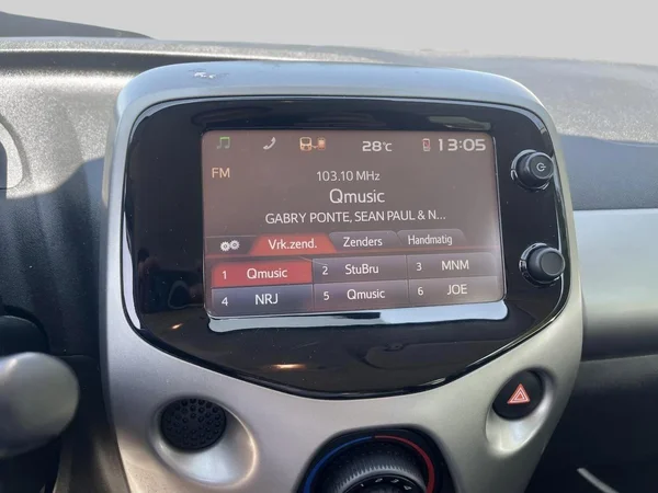 Toyota Aygo (2015) — foto 4 van 19