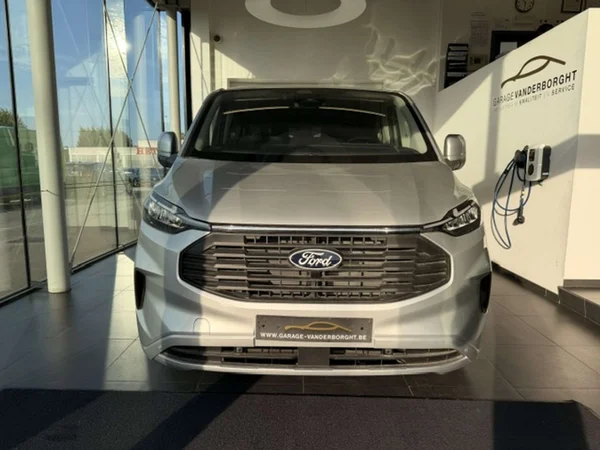 Ford Transit Custom — foto 12 van 24