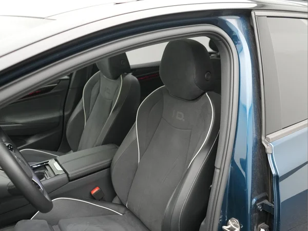 VOLKSWAGEN ID.7 Tourer (2026) — foto 4 van 33