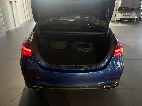 Mercedes-Benz C-Klasse (2024) — foto 13 van 16