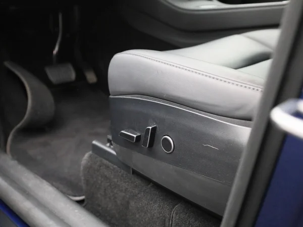 Tesla Model Y (2023) — foto 27 van 43